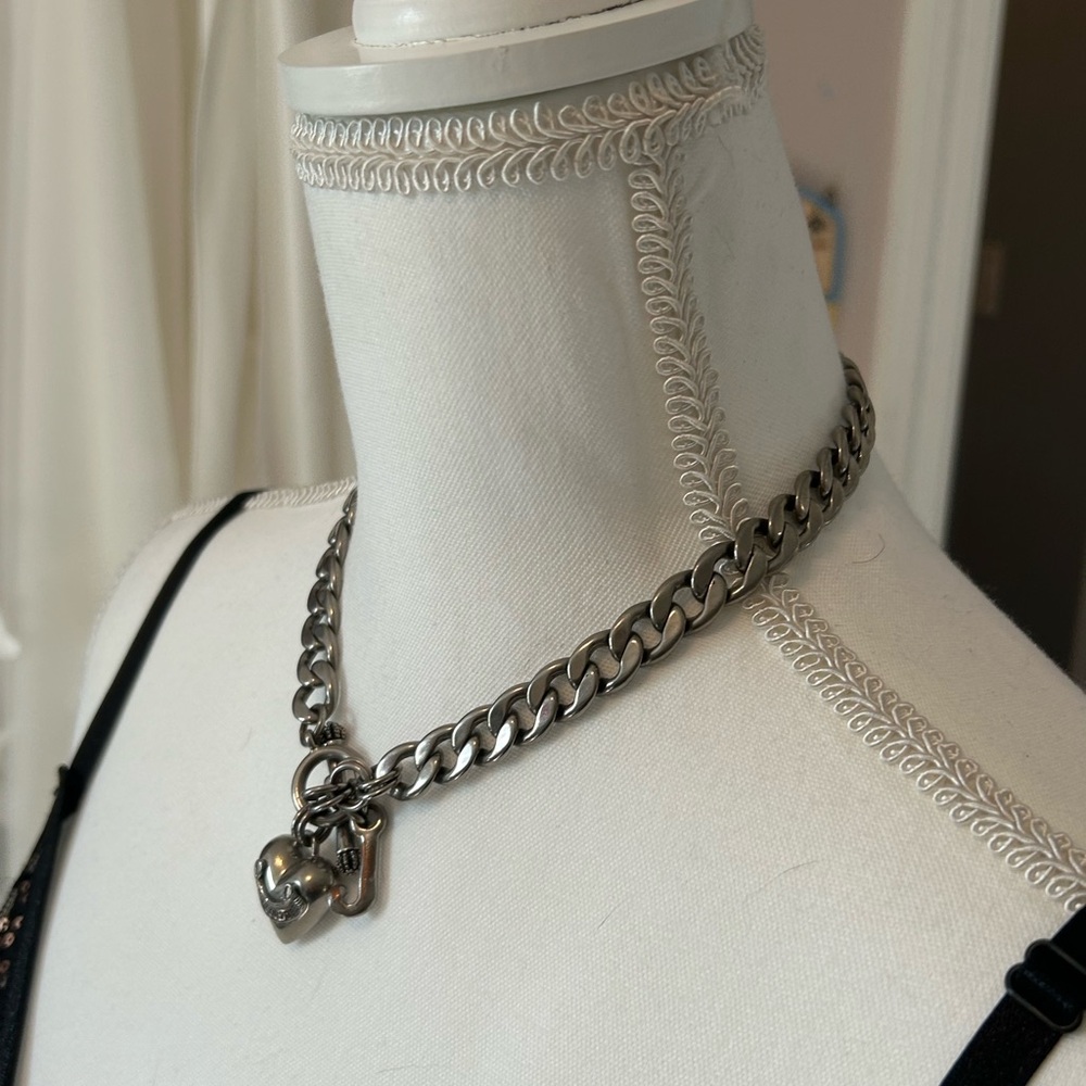Vintage Juicy Couture Gunmetal Heart Charm Link Necklace - Picture 4 of 4